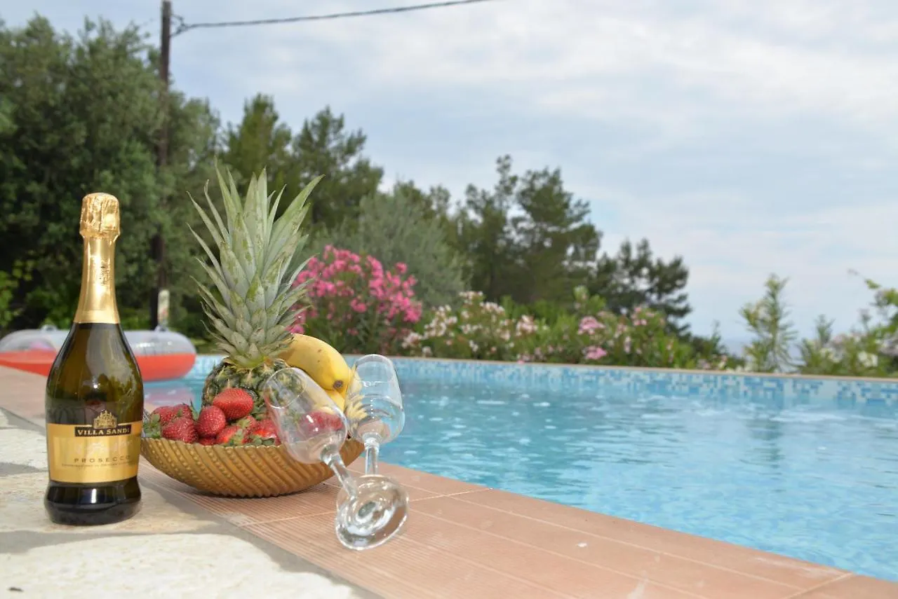 Sarakiniko Villa With Private Pool Poros  Feriehus Poros (Kefalonia)